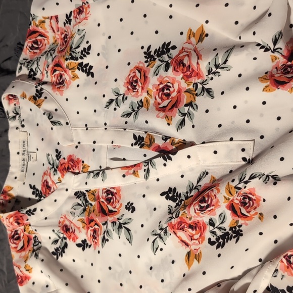 2/$10 Black Rainn floral and polkadot top - Picture 5 of 5